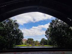 -三亚湾海居铂尔曼度假酒店