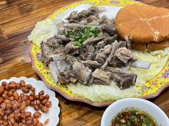 -乡土特色.冷锅鱼.牦牛肉汤锅