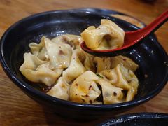 红油抄手-青石桥老瓦房肥肠粉总店(青石桥总店)