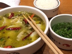 -渝是乎酸菜鱼·川渝小炒(新世界百货望京店)