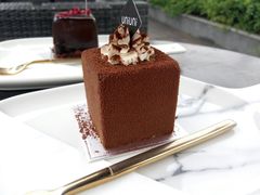 -UNI UNI(环亚凯瑟琳店)