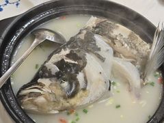 砂锅鱼头汤-万佛湖许老大铁锅鱼(黑金冠店)