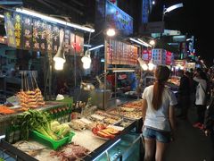 -六合夜市