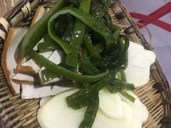 -渝嘴小老弟老火锅(华新村店)