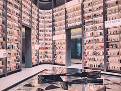 -上海虹桥中心爱琴海亚朵S酒店