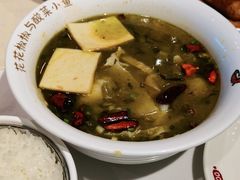 -渝是乎酸菜鱼·川渝小炒(新世界百货望京店)
