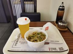 -荀记肉夹馍(三八家乐福店)