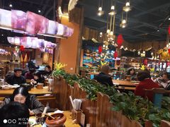 大堂-老滇山寨•云南特色菜•地方菜•民族风情歌舞表演(金碧店)