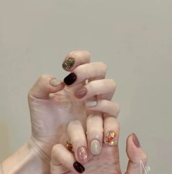 -桃色美甲沙龙