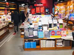 -西西弗书店&矢量咖啡(凯德晶萃广场店)