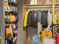 -王府井奥莱临潼小镇(临潼店)