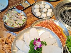 -明洞阿姨·韩式酱蟹烤肉·创意料理(三元桥店)