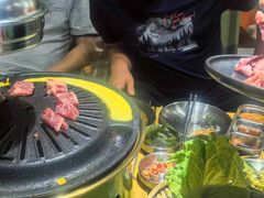 -山野的朋友露营炭火烤肉