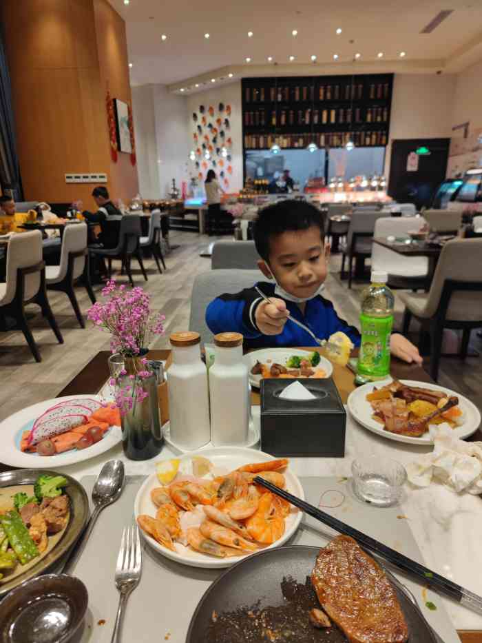 鸢飞大酒店自助餐图片