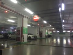 -新世界新丸中心-地下停车场