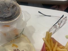 -麦当劳(上海虹桥站30B检票口楼上)