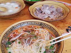 -肇兴特色牛肉粉