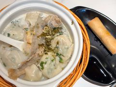 雪菜黄鱼汤馄饨-馋三尺蟹粉小笼(人民广场店)