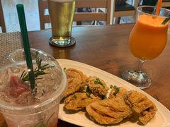 -Chom Cafe and Restaurant