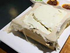 -95号酱骨·一块豆腐(展春园西路店)