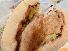 -麦当劳(广州南站B10检票口楼上)