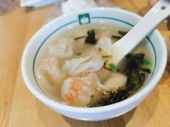 鱼籽鲜虾小馄饨-陈家生煎(世茂双子塔店)