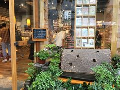 -猫的天空之城概念书店(杭州南宋御街店)