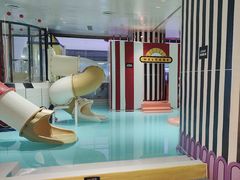 -涨巢·潮玩水疗局