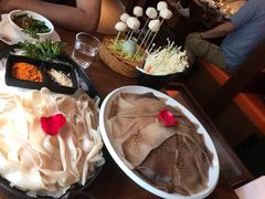 -佬土鹅肠火锅(解放路店)