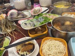 -四囍码头海鲜烧烤自助火锅(外滩南京东路悦荟广场店)