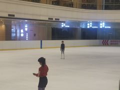 -陈露国际冰上中心(天津嘉里汇店)