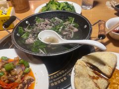 -大众跷脚牛肉馆·非遗传承单位(峨眉山店)