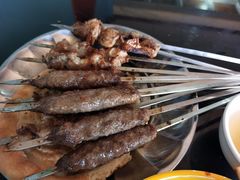 -烤肉小伙烤肉店