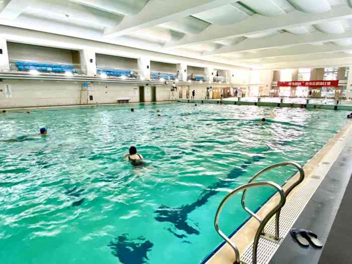 万科新里程游泳上海一兆韦德健身会所游泳区域一兆韦德城市运动馆泳池