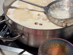 -尚尚仙·酸汤猪手·猪肚鸡火锅(华联万柳购物中心店)