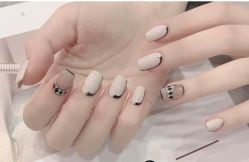 -悦指间美甲美睫