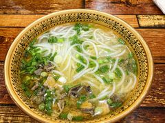 -正宗李家土鸡米线店