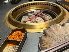 -铭牛烧肉·和牛海鲜自助(高新月牙湖店)