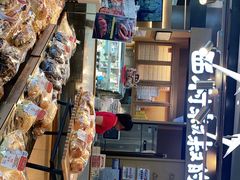 面包甜点陈列柜-西村叔叔的店·面包·甜品·蛋糕(清河万象汇店)