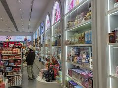 -名创优品(山东青岛华润万象城店)