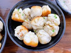 特色葱煎包-赵宝美煎包店