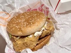 奶铁猪柳蛋麦满分单人餐-麦当劳(静安寺店)