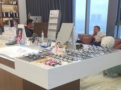 -三目眼镜·蔡司视觉合作店(青浦宝龙店)