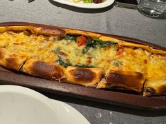 四季皮塔饼-Efes Turkish & Mediterranean Cuisine 艾菲斯餐厅(陆家嘴店)