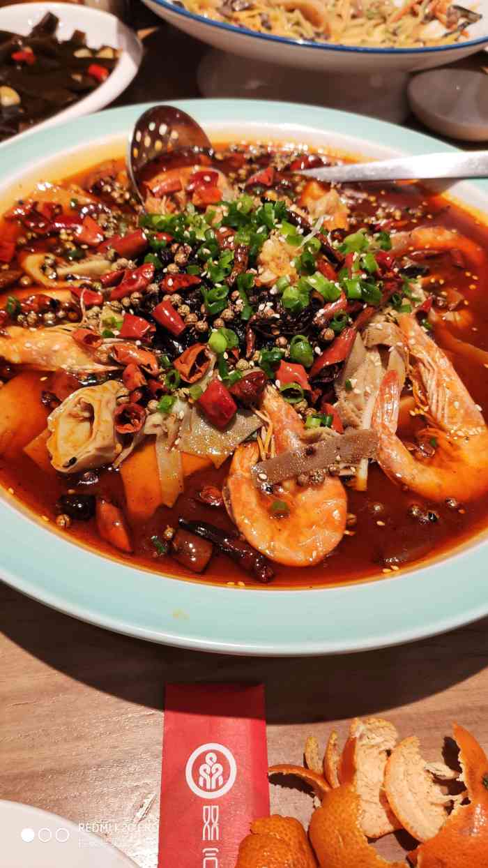 毛血旺肉眼可见的大虾,很实惠,口味很不错麻辣鲜香,      杂鱼很