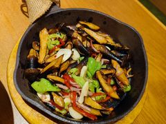 野生牛肝菌火腿洋芋焖饭-云海肴·汽锅鸡·云南代表菜(东坝金隅店)