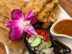 -Chom Cafe and Restaurant