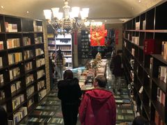 -钟书阁(松江泰晤士小镇店)