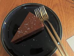 黑巧克力蛋糕加海盐-大酉·M Coffee(北京美术馆店)