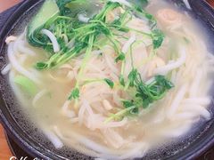-丽虹云南过桥米线(兴工街店)